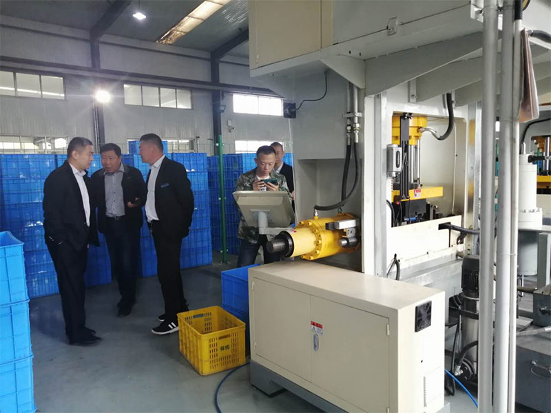 5月11日，山東金潤德不銹鋼有限公司技術部人員到廠參觀